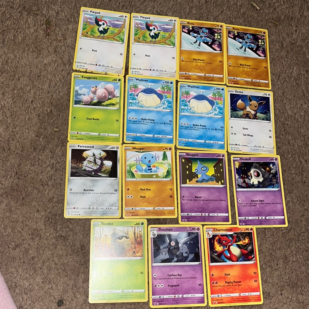 Set of 15 Pokémon cards